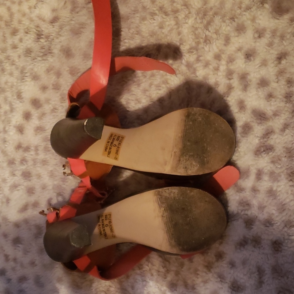 Shoes - Picture 3 of 4
